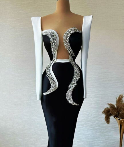 Black and White Long Dress with Low-Cut and Intricated Bodice